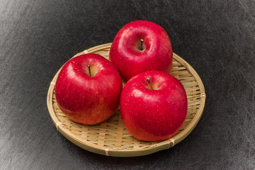 無農薬栽培の青森産りんご　 Apple 