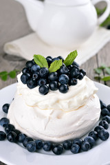 Pavlova cake with blueberries