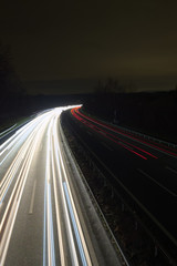 Fototapeta na wymiar Lichtspuren auf Schweizer Autobahn