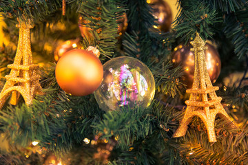 Obraz na płótnie Canvas Christmas decorations with Eiffel Tower