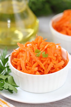 Salad with carrot and oil