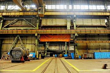 Interior of an old factory © roibu