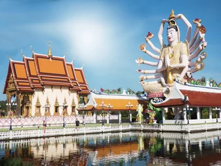 Gordijnen Wat Plai Laem Thailand sightseeing © wetzkaz
