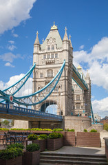 Fototapeta na wymiar LONDON, UK - APRIL 30, 2015: Tower bridge view