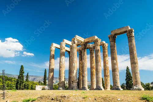 Temple of Olympian Zeus, Athens, Greece скачать