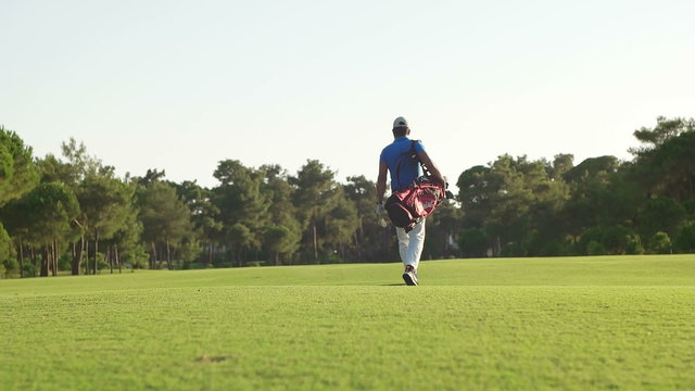 golf player walking