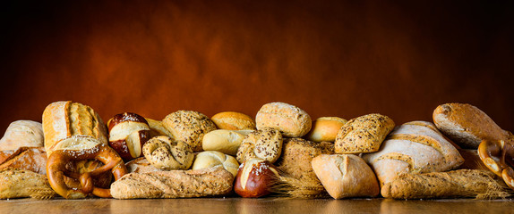 bread and bun pile