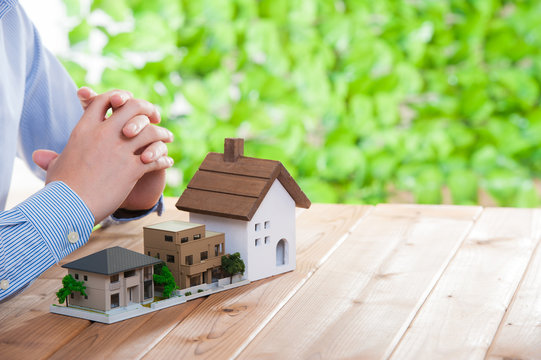 住宅模型,緑の背景