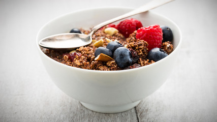 Müsli mit Beeren - Cereals with berries
