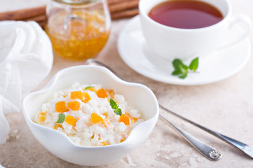 Rice pudding with dried apricots