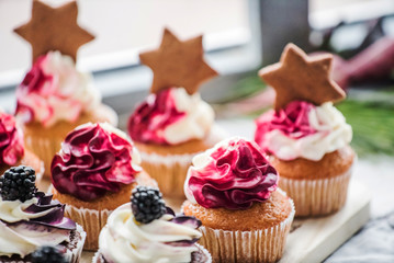 berry cupcakes