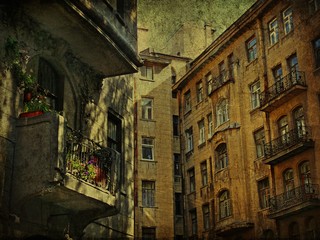 Fototapeta na wymiar courtyard of the old city