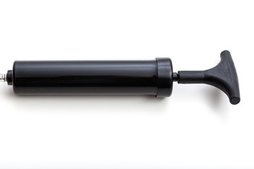 Schwarze Ball Luftpumpe, Freisteller auf weissem Hintergrund