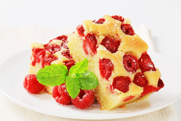 Raspberry cake slices