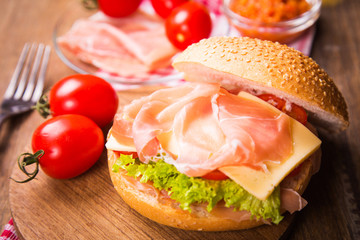 sandwich with ham