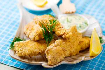 fried fish with tartare sauce