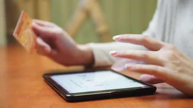 Online banking with tablet computer 