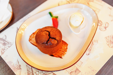 Chocolate muffin (cake)
