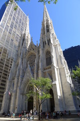 Fototapeta na wymiar St. Patrick's Cathedral in NY Midtown