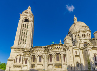 Fototapeta na wymiar Basilica of the Sacred Heart, Sacre Coeur in Montmartre hill, Paris, France