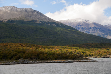 Krajobraz Parku Narodowego Ziemi Ognistej.