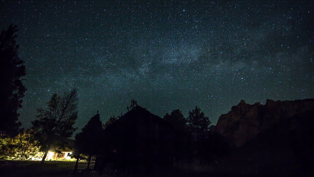 Oregon Smith Rocks
Time lapse shot of Smith Rock State Park in Central Oregon.
