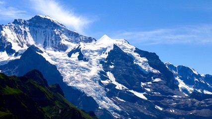 インターラーケンの山脈 © taku200923