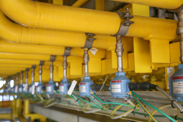 Pressure transmitter in oil and gas process , send signal to controller and reading pressure in the system.