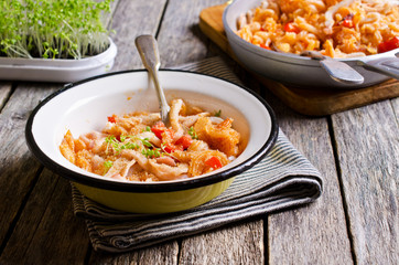 Pasta with squid and vegetables