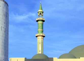 Obraz premium Qatar, Doha, detail of the minaret of a mosque in the city center