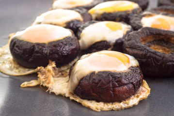 mushrooms with quail eggs