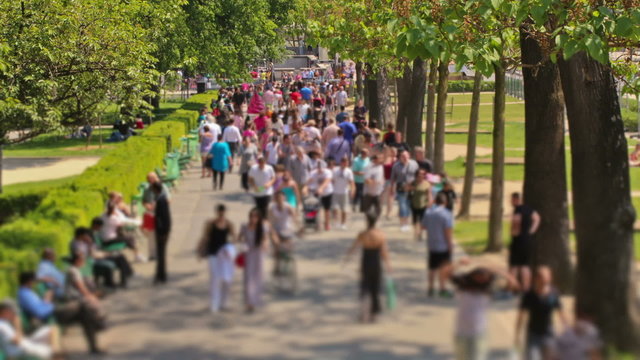 Paris France People Crowds
Time lapse of people walking around in Paris France.