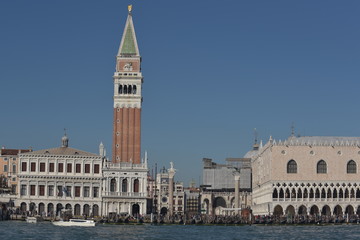 Fototapeta na wymiar Der Piazza San Marco in Venedig