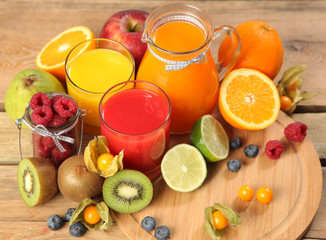 Fototapeta na wymiar drink and fruits