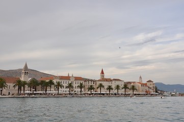 набережная с пальмами