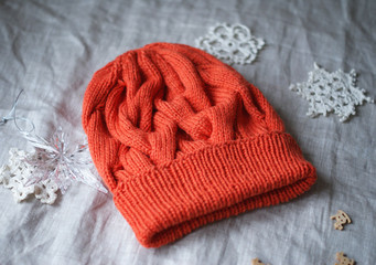 Рыжая шапка