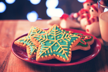 chirstmas snow flake cookies for christmast night snack