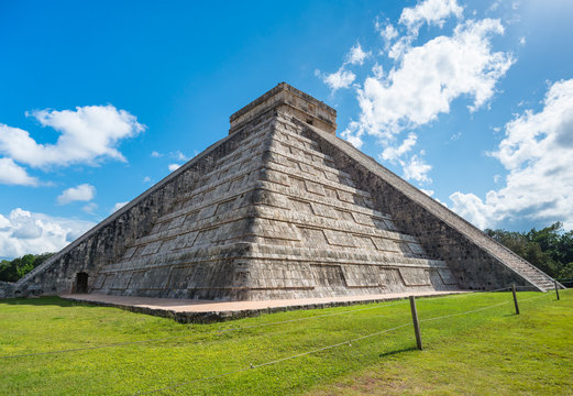 Mayan Chichen Itza pyramid side view in the sun in Mexico