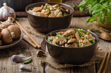 Chinese noodles with brown mushrooms