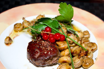 Rindersteak mit Champignons
