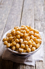 Grains of raw chickpeas