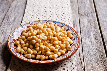 Grains of raw chickpeas
