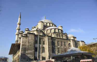 Fototapeta na wymiar the New Mosque in İstanbul