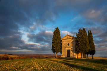 Fototapeta premium Val d'Orcia chiesa di Vitaleta siena