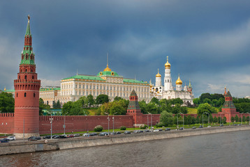 Fototapeta premium Moscow Kremlin and the waterfront