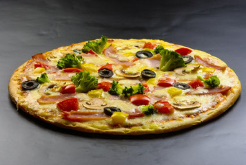 Pizza with ham