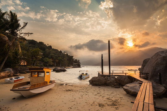 Dock at Saco do Mamangu&aacute; - Paraty - RJ