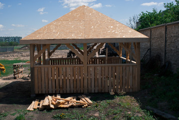 budowa drewnianej altany