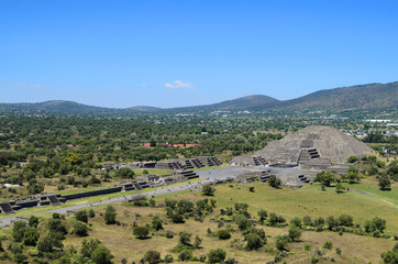 Fototapeta na wymiar Teotihuacan ruins