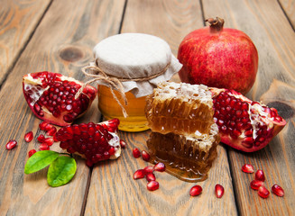 Honey with pomegranate